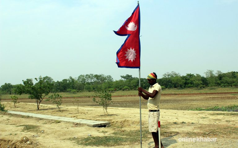 बुद्ध जयन्तीमा लुम्बिनी सिंगार्न भ्याइनभ्याई (फोटो फिचर)