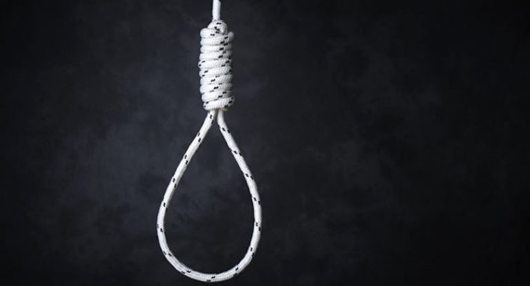 दाङमा युवतीद्वारा फेसबुक लाइभ  गरेर आत्महत्या !
