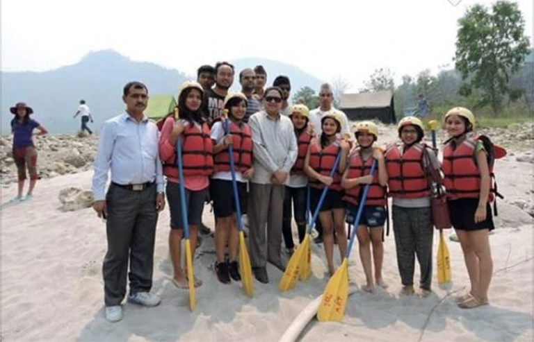 त्रिशुलीमा पूर्वराजा ज्ञानेन्द्रको र्‍याफ्टिङ