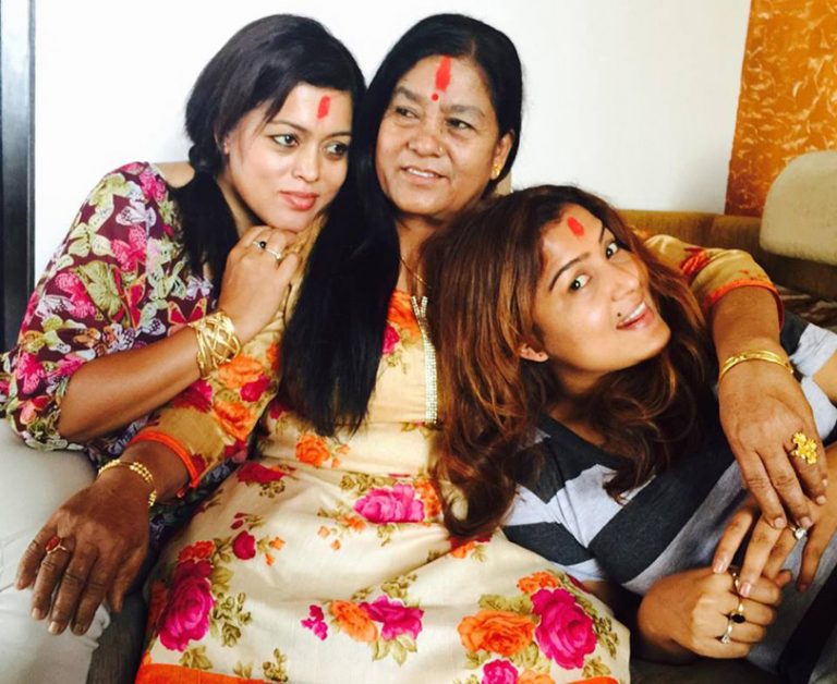 आमा मेरी बेस्ट फ्रेन्डः रेखा थापा