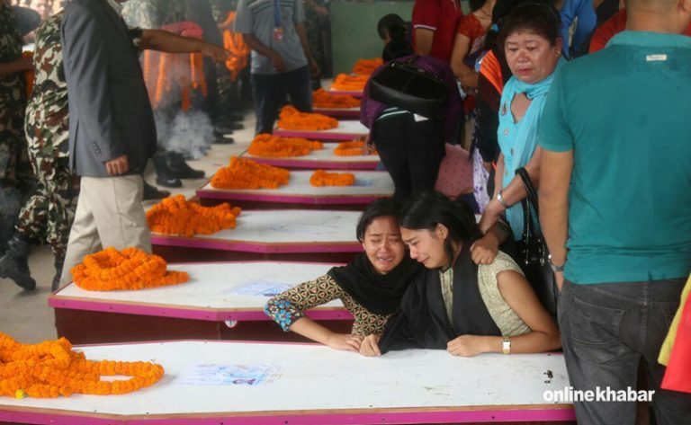 वैदेशिक रोजगारीः ‘जाँदा आँसु, फर्कंदा पनि आँसु’