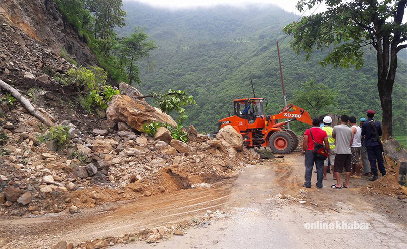 Muglin-Narayangadh-Road-Block