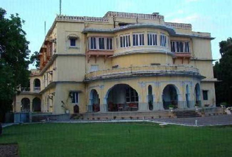 यस्तो होटल, जहाँ रातमा चुरोट पिउनेलाई भुतले थप्पड हान्दछ