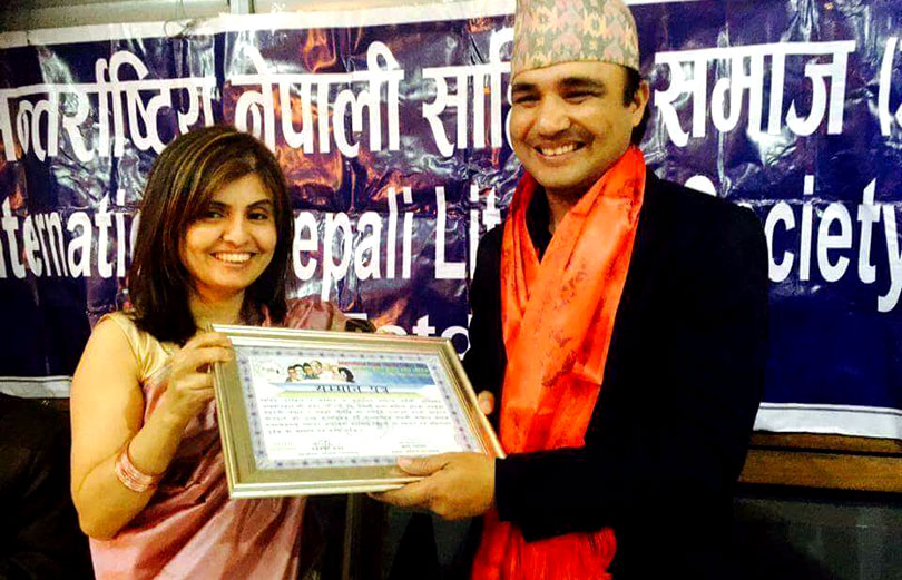 साहित्यकार न्यौपाने सिड्नीमा सम्मानित 