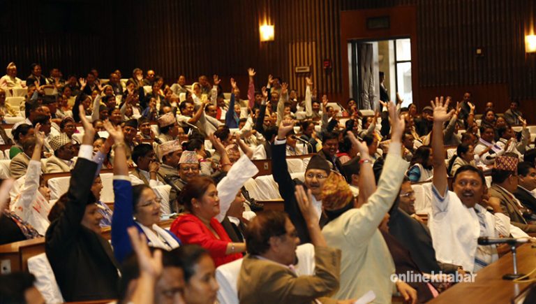 संसद बैठकका केही दृश्यः को रड्किए ? को भडि्कए ?