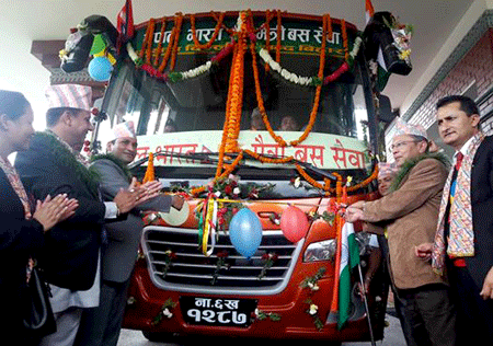 पोखरा–दिल्ली बस सेवा शुरु, दुई देशबीचका सम्बन्ध बढाउने विश्वास