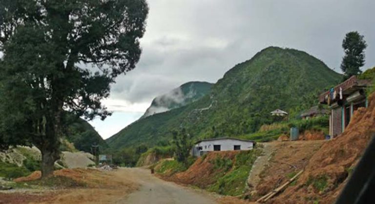 ध्वंश हुँदैछ अर्घाखाँचीको हरियो पहाड