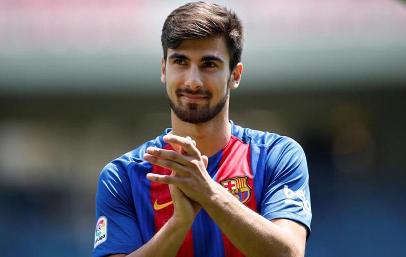 FC Barcelona's newly signed soccer player Andre Gomes claps his hands to the crowd during his presentation at Mini Estadi stadium in Barcelona