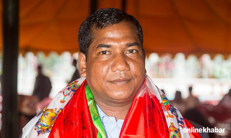 मन्त्रीलाई गाउँपालिका अध्यक्षको चुनौती : आउनोस्, चुनाव लडौं