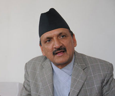 ‘प्रचण्डले देउवालाई छाड्ने हो, एमालेले काँध नथापे हुन्छ’