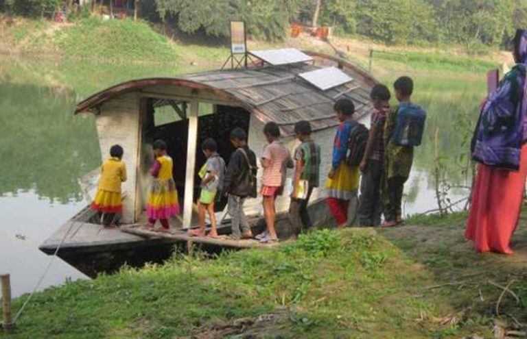 तैरिने स्कुल, जहाँ डुंगामै हुन्छन् स्कुल   (फोटोफिचर सहित)