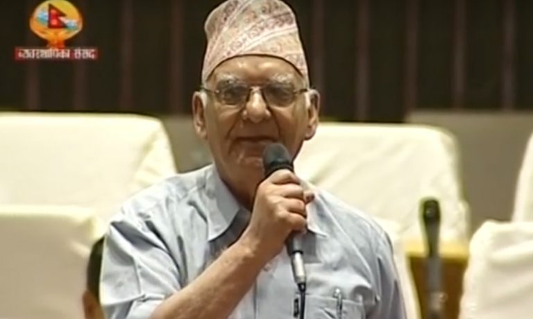 राजपा नेतालाई चित्रबहादुरको प्रश्न-यो के तमासा हो ?