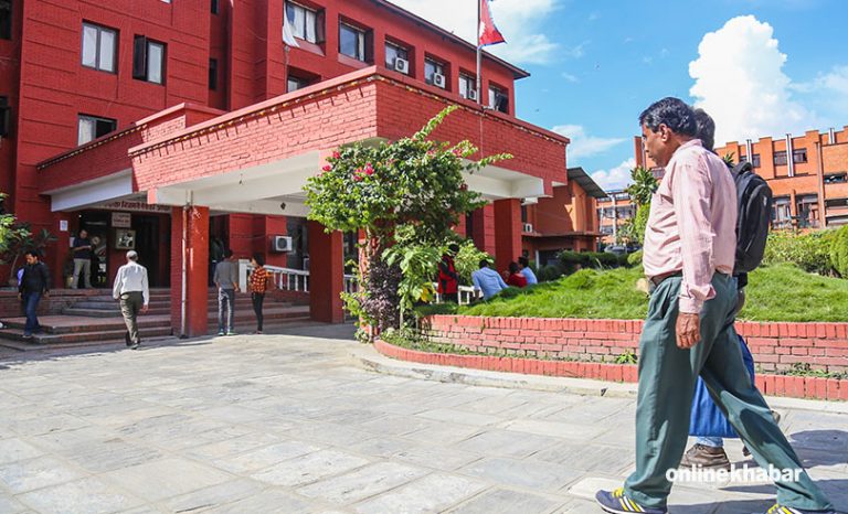 गगन थापाले सुन्नुपर्ने तलब हराएको कर्मचारीको कथा !