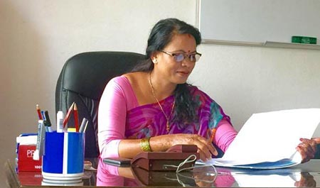 बाबुरामलाई छाडेर गंगा चौधरी सुटुक्क एमालेमा !
