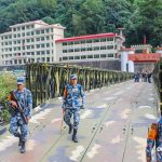 तातोपानी भन्सार क्षेत्रमा सुख्खा पहिरो, सशस्त्र प्रहरीको बीओपीमा क्षति