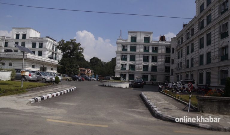 मुखर्जीलाई दिएको ‘एकदिने छुट्टी’ले छठसम्म हान्यो