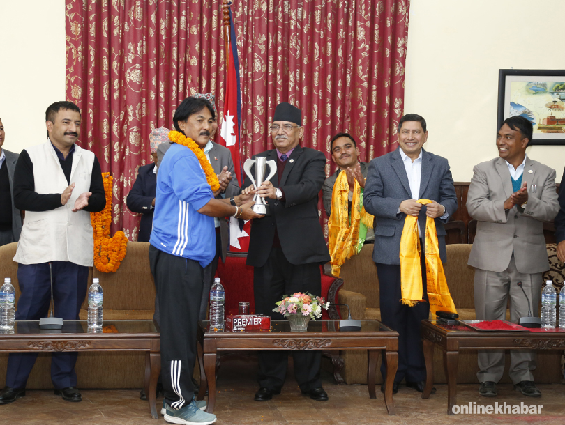 football-team-with-pm-1