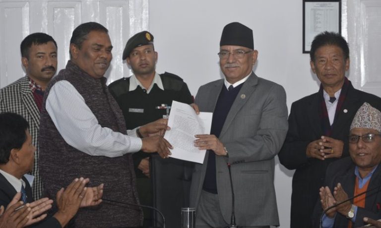 संघीय गठवन्धनले प्रचण्डलाई दियो थप १५ दिने म्याद