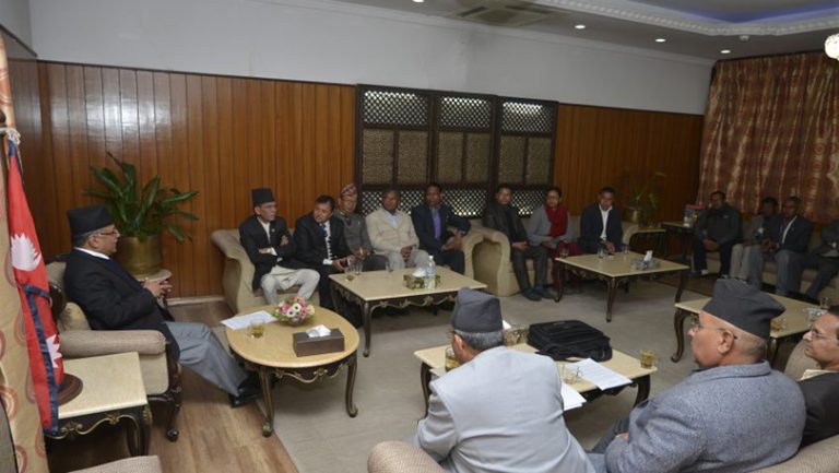 साना दलहरुले मागे ठूला दल सरह सेवा सुविधा
