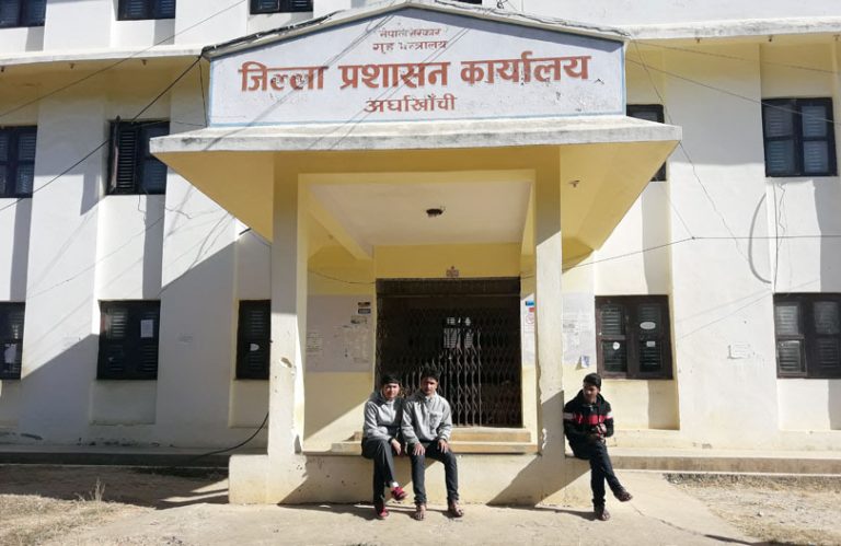 निगाली–देउराली सडक खण्डमा राति गाडी चलाउन रोक