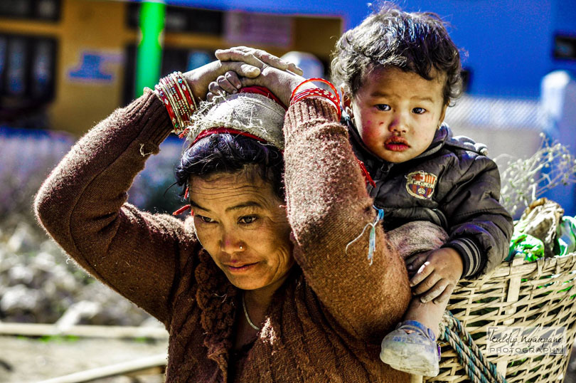 child-with-mother-rolpa