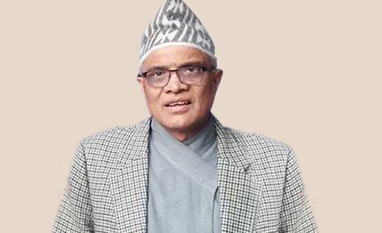 विचरा न्यायाधीश ! जो सर्वोच्च अदालतभित्रै यसरी झगडा गर्दैछन्
