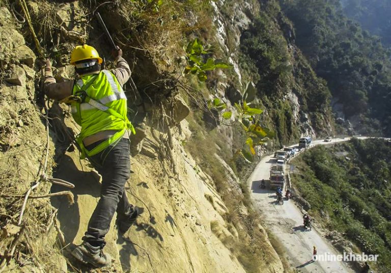 सिद्धबाबामा सुरुङमार्गको तयारी : सिद्धार्थ राजमार्ग आजदेखि दैनिक ८ घण्टा बन्द