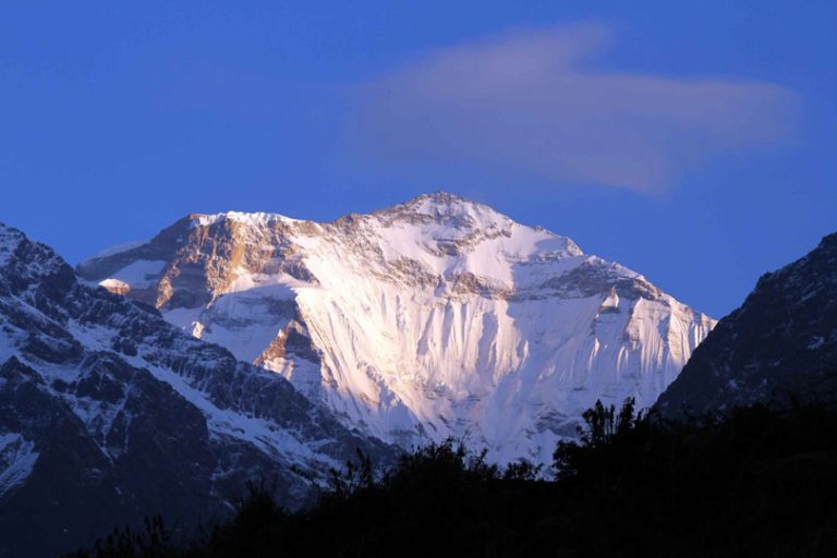 धौलागिरिमा पहिलोपटक दुई नेपाली महिलाले गरे सफल आरोहण