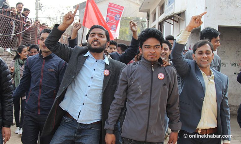 किन हुँदैछ क्याम्पसमा गुण्डागर्दी ? विद्यार्थी भन्छन्- पढ्ने वातावरण पाइयोस् (भिडियोसहित)