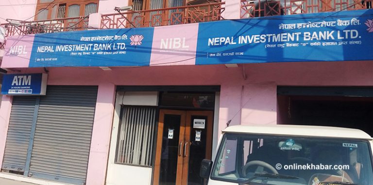 बैंकको स्टोर रुममा लुके, अनि २२ लाख चोरेर परालमुनि लुकाए