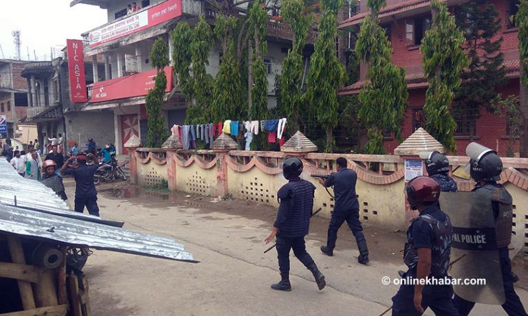 मधेसी मोर्चा र प्रहरीबीच गौरमा झडप, मोर्चाका तीन नेता पक्राउ