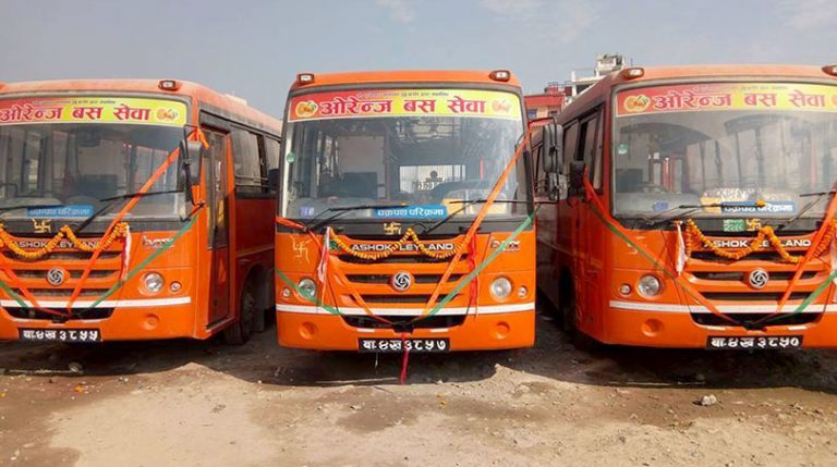 काठमाडौंमा सकिँदैछ ‘माइक्रो’ युग ! यसरी लाग्दैछ ठूला बसको लहर