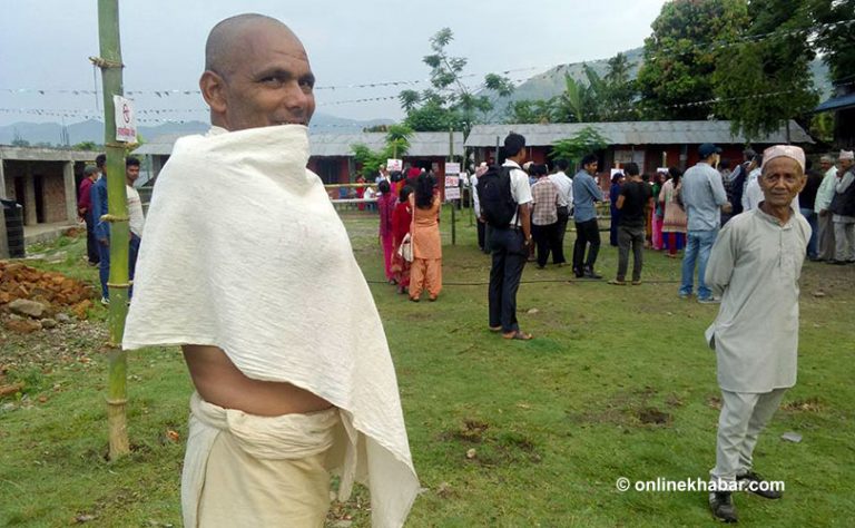 लमजुङमा किरियापुत्रीले गरे मतदान