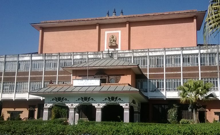 १० अग्रज साहित्यकारलाई प्रज्ञाको सम्मान