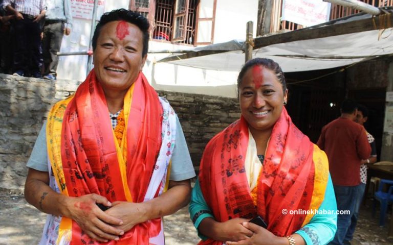 बाह्रबिसे नगरपालिकाको संयोगः ‘दाजु बहिनी’ बने मेयर र उपमेयर