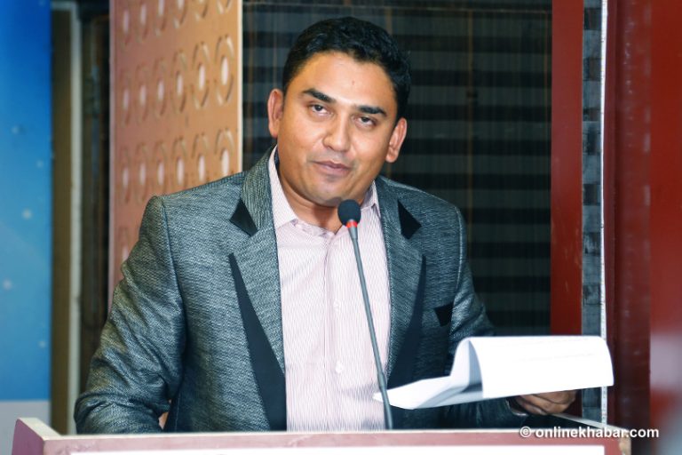 क्रिकेट रंगशाला बनाउन धुर्मुसमाथि दवाव, के गर्छन् धुर्मुस ?