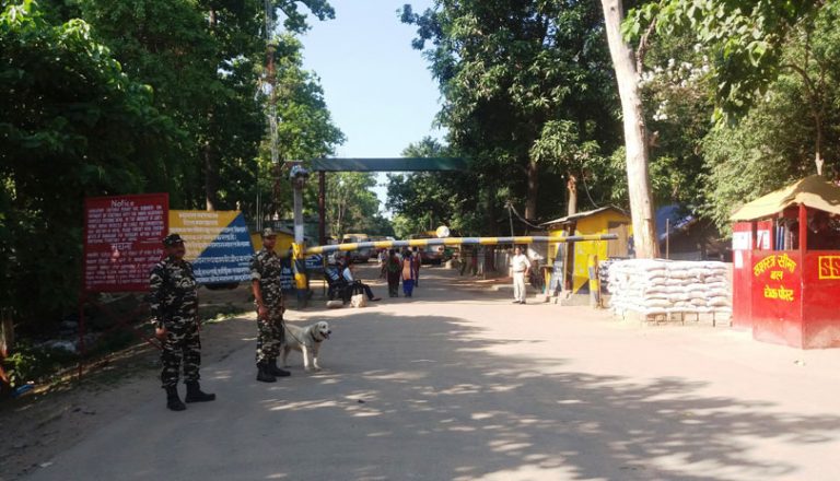 कैलालीको सीमा नाका ४८ घन्टाका लागि बन्द