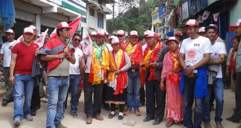 ओखलढुंगाको चुनावः कांग्रेस एमालेलाई अन्तरघातीको डर, माओवादीलाई तालमेलको भर