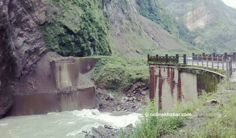 लार्चा पुल भत्किएको ठाउँमा सरकारले बेलिब्रिज बनाउने