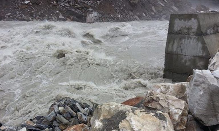 महाकाली नदीमा फसेका १६ जनाको सकुशल उद्धार