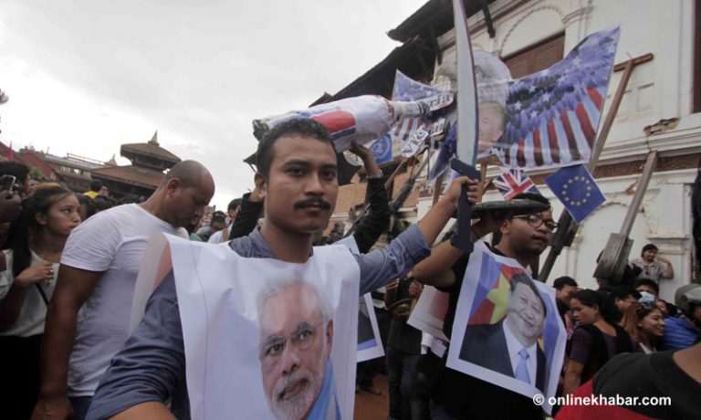 भक्तपुरको गाईजात्राः घिन्ताङ घिसीदेखि मोदी र ट्रम्पसम्म