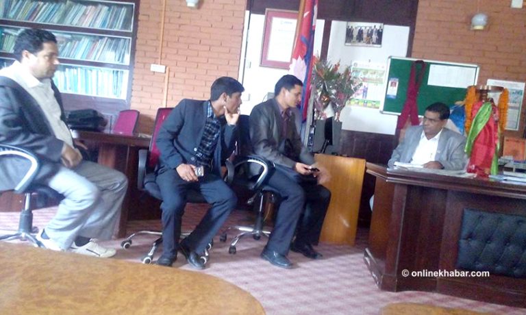 स्थानीय तहका योजना बोकेर कर्णालीका जनप्रतिनिधिहरु सिंहदरबारमा