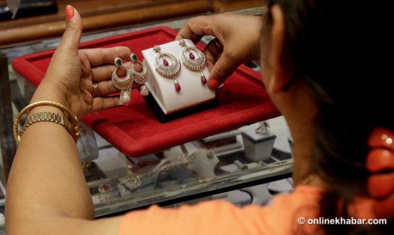 सुनको मूल्य उच्च भएपछि गहनाप्रतिको मोह घट्यो