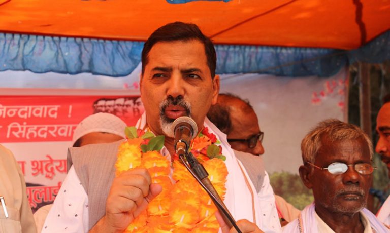 प्रधानमन्त्री देउवालार्इ जनार्दन शर्माको प्रश्नः ज्ञानेन्द्रलाई सत्ता सुम्पिएको होइन ?