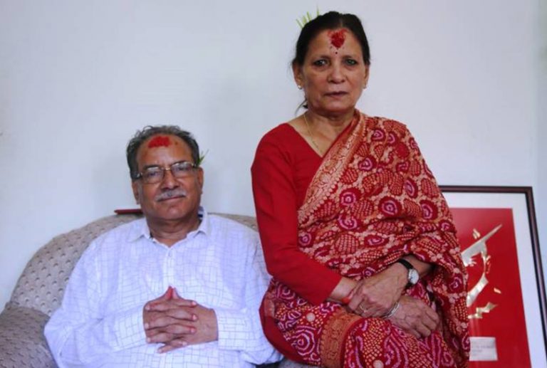 प्रचण्डले दुई दशकपछि मनाए दशैं, कोबाट लगाए होलान् टीका ?