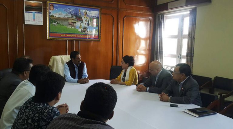 दरवारमार्गमा अनुगमन रोक्न महासंघको गुहार, मन्त्रीले सोधे-पहुँच हुँदैमा जे पनि गर्ने ?