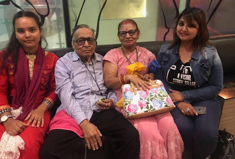 अक्सिजन लगाएर ‘छक्का पन्जा २’ हेर्न पुगे मुम्बइमा के एन