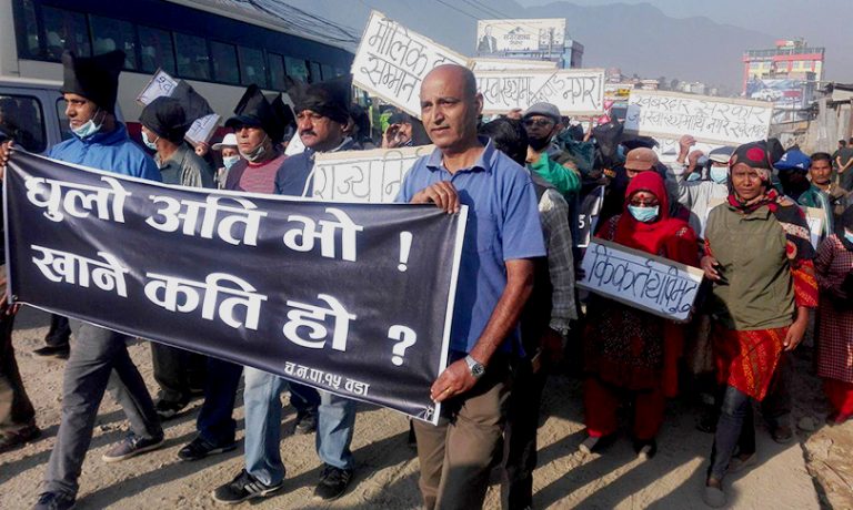 चन्द्रागिरिवासीको प्रश्न-धुलो धुँवा अति भो, खाने कति हो ?