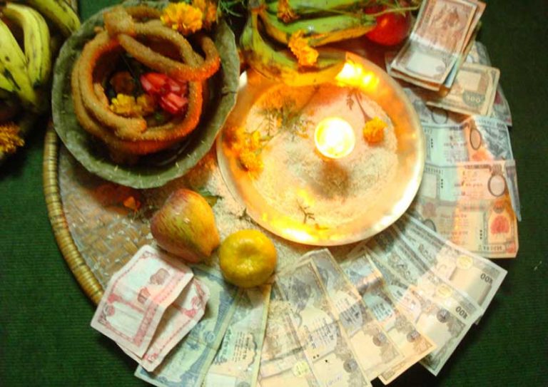 चितवनमा देउसी भैलोमा राजनीतिक विषय उठाउन नपाइने