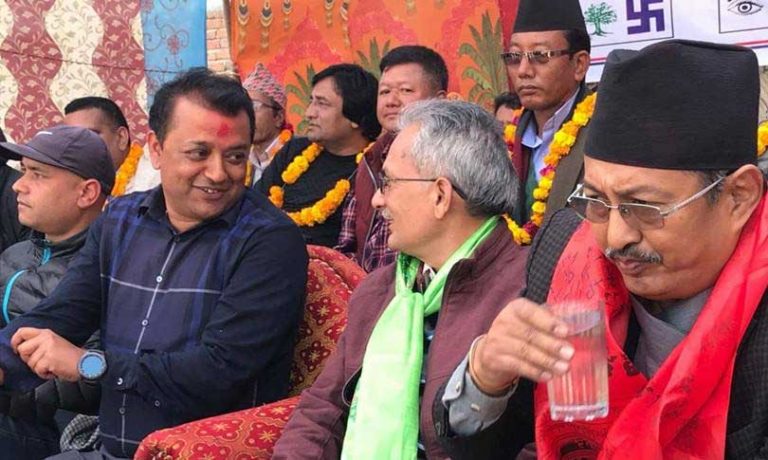 नारायणकाजीमाथि खनिए बाबुराम, प्रचण्ड-ओलीलाई उक्साएको आरोप